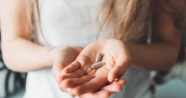 Kiedy zażywać witaminę B12 rano czy wieczorem, aby uniknąć problemów ze snem? Kiedy zażywać witaminę B12 rano czy wieczorem, aby uniknąć problemów ze snem?